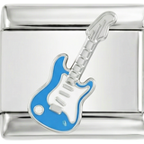 Guitarra elétrica azul sobre fundo prateado